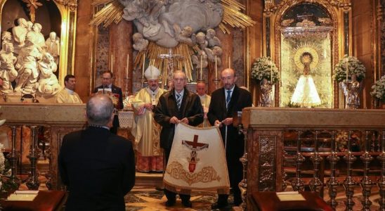 Cest le nouveau manteau de la Vierge du Pilar de