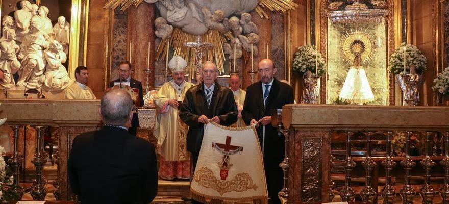 Cest le nouveau manteau de la Vierge du Pilar de