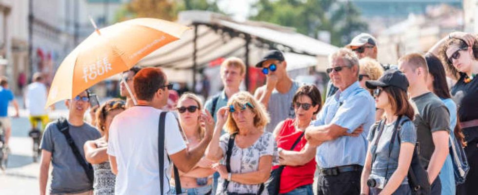 Des centaines de touristes venus du Royaume Uni et dIrlande vers