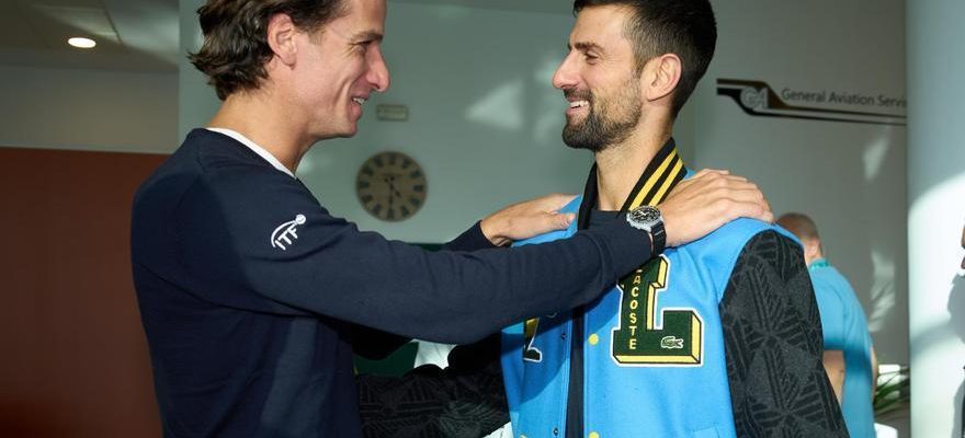 Djokovic arrive a Malaga pour jouer la Coupe Davis