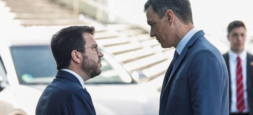 LERC et le PSOE scellent laccord pour linvestiture de Pedro