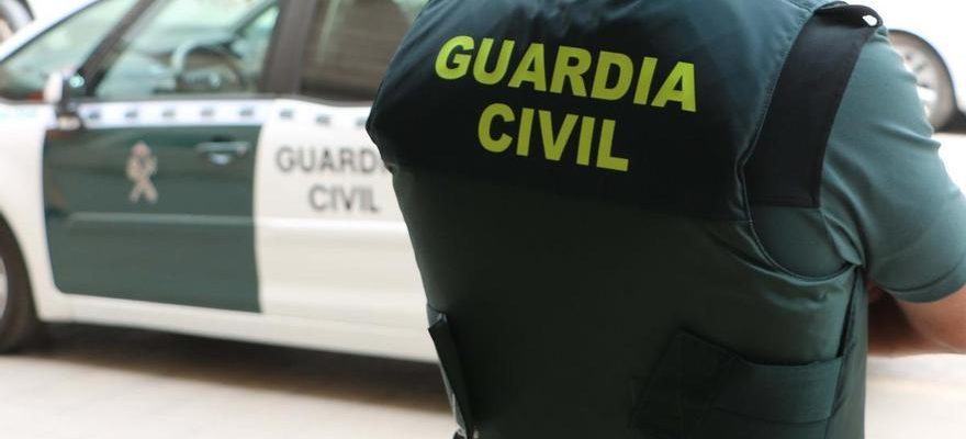 La Garde civile fouille plusieurs appartements a Huesca Granen et