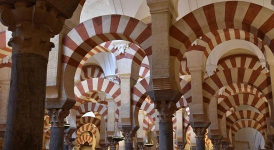 La Mosquee Cathedrale de Cordoue une perspective multiculturelle a travers