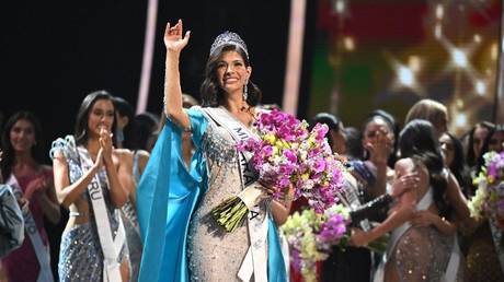 La nouvelle Miss Univers couronnee au Salvador VIDEO — Culture