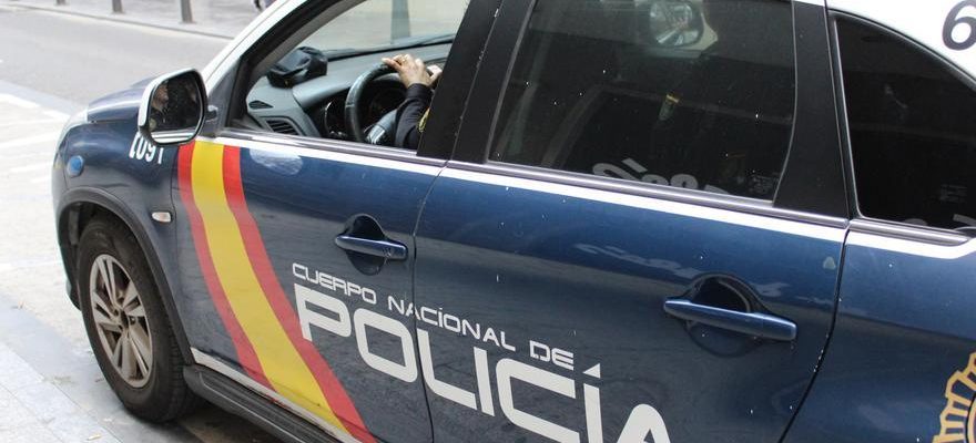 La police arrete 22 personnes pour extorsion et trafic de