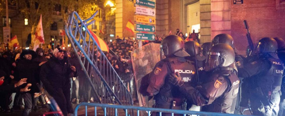 La police protege le siege du PSOE pour la sixieme