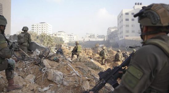 Larmee israelienne decouvre un tunnel fortifie du Hamas