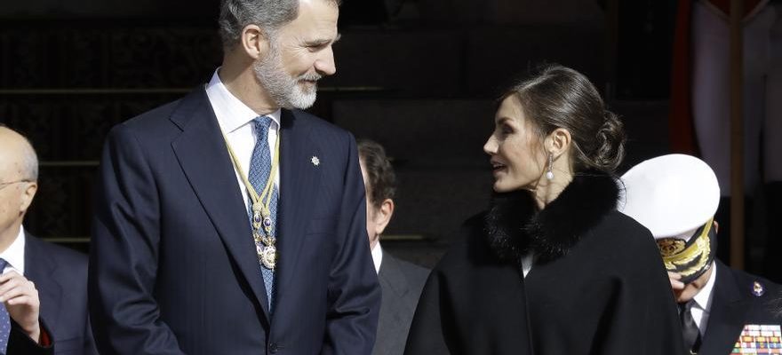 Le Roi ouvre aujourdhui la XVe Legislature avec son premier