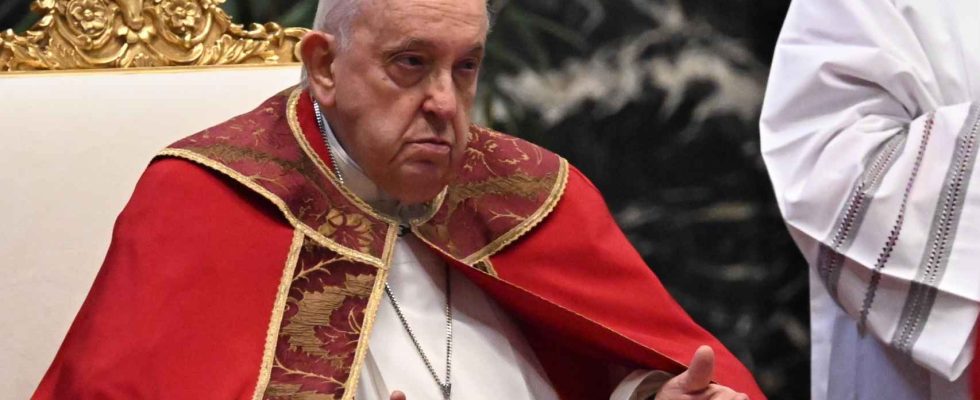 Le pape Francois annule les prochains evenements de son agenda