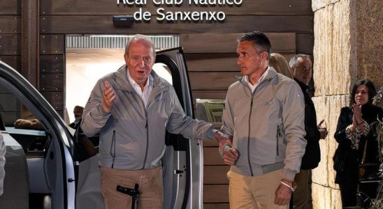Le roi Juan Carlos avance son depart de Sanxenxo et