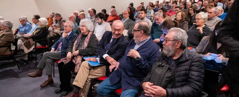 Les anciens ministres et veterans du PSOE constituent une plateforme