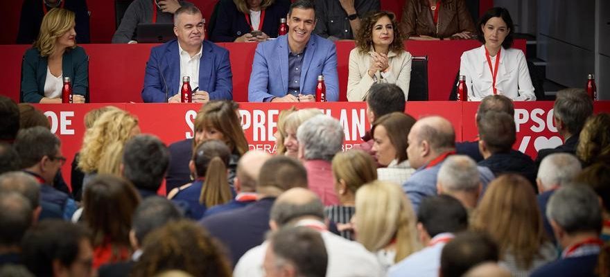 Les bases du PSOE soutiennent les negociations pour linvestiture de