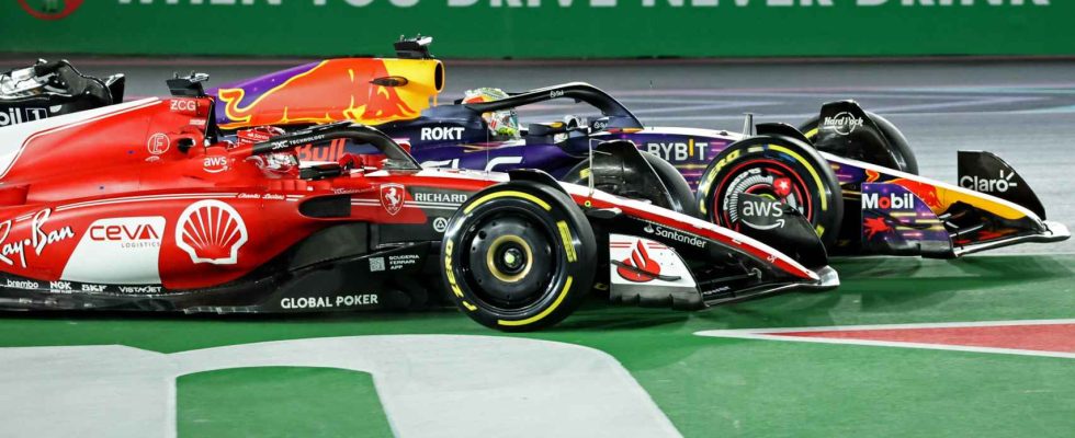 Perez depasse Leclerc et mene la course
