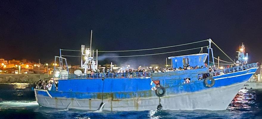 Un bateau de migrants chavire au large de Lampedusa laissant