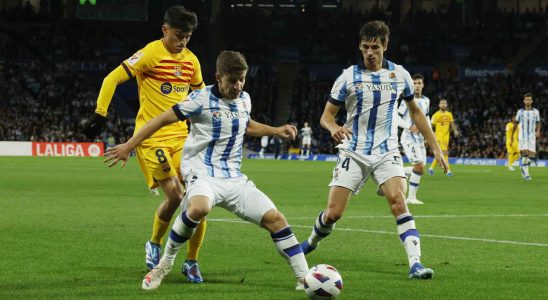 Un but angoissant dAraujo donne a Barcelone la victoire contre