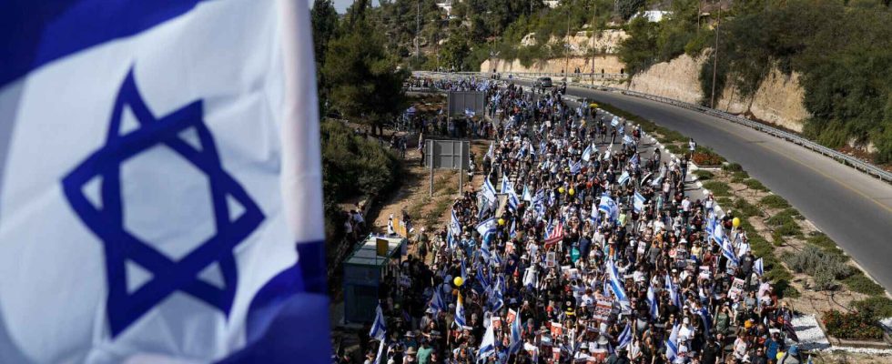 Une marche de 65 km met la pression sur Netanyahu