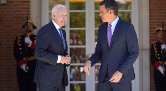 Biden a discute avec Sanchez des attaques en mer Rouge