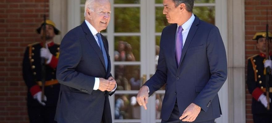 Biden a discute avec Sanchez des attaques en mer Rouge