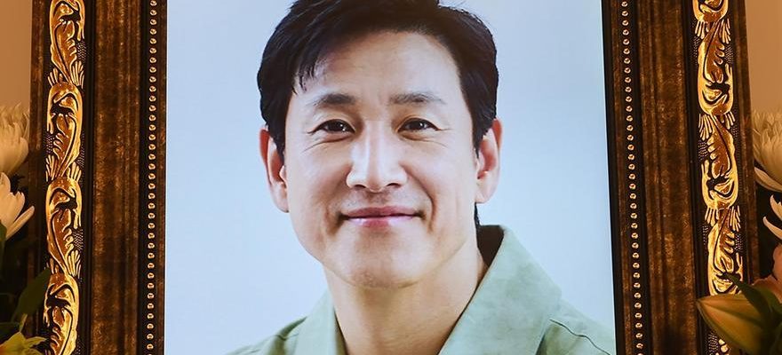 Deuil pour la mort de lacteur sud coreen Lee Sun kyun star