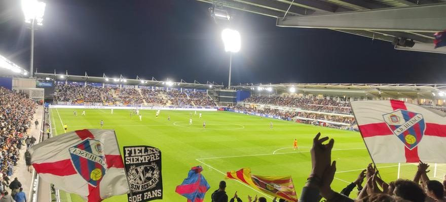 Douze clubs de Huesca exigent la demission du conseil dadministration