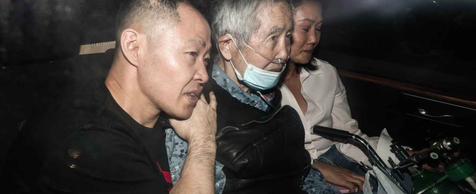 Lancien president peruvien Alberto Fujimori sort de prison contre la