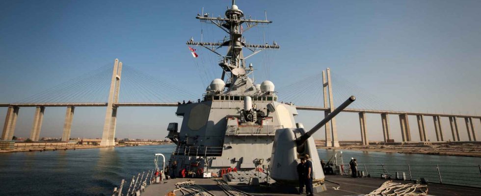 Les Houthis attaquent un destroyer et un navire marchand americains