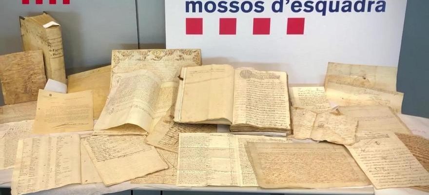 Les Mossos recuperent un manuscrit theatral du XVIIe siecle inspire