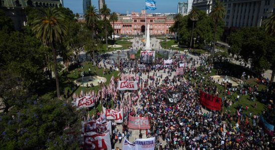 Les images des manifestations contre Javier Milei en Argentine