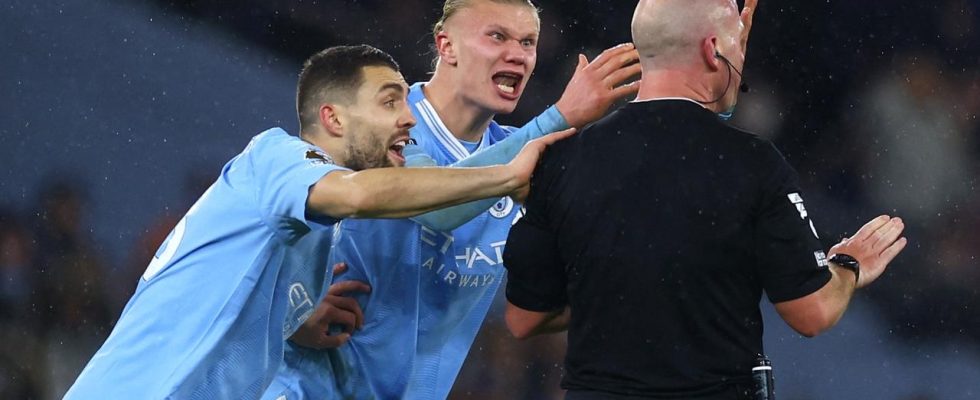 Manque de comprehension de Guardiola apres une decision controversee