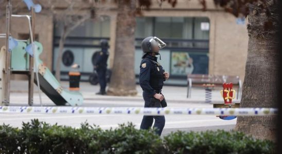 Un homme se barricade arme dans une maison a Valence
