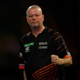 Van Barneveld remporte une victoire sans probleme et se trouve