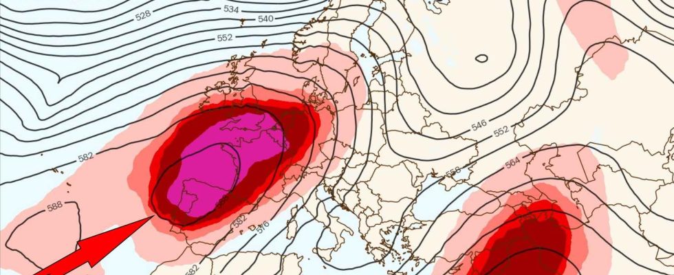 les meteorologues mettent en garde contre le monstre