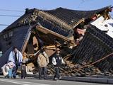 Dodental door aardbevingen Japan loopt op, tsunamiwaarschuwing ingetrokken