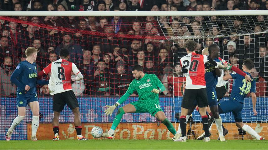 1706134035 916 Feyenoord bat desormais le PSV et rencontrera lAZ en quarts