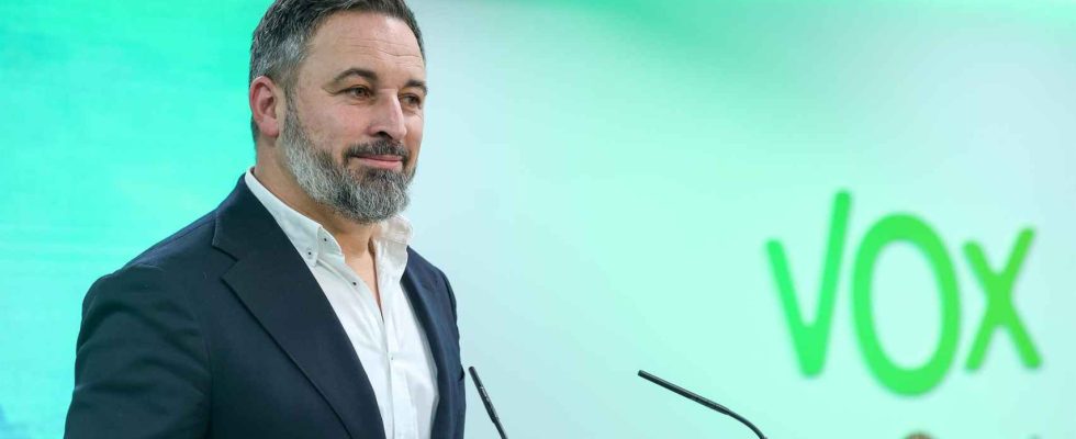 Abascal reelu president de Vox jusquen 2028 avec Garriga comme