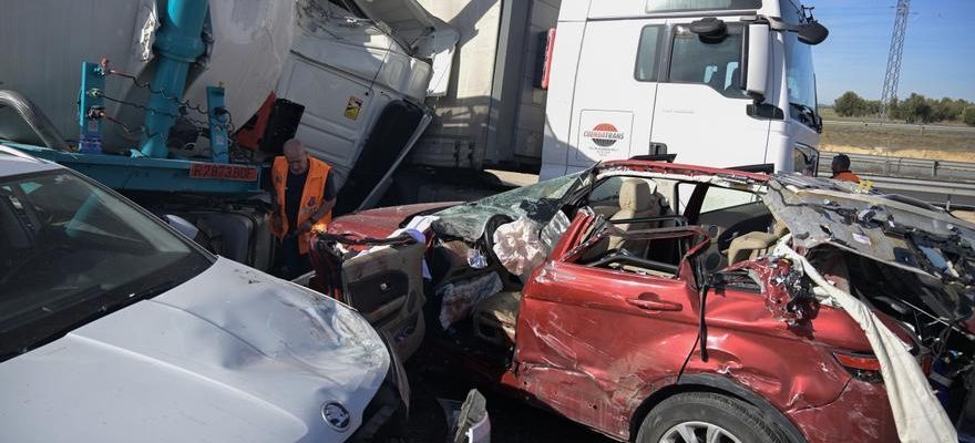 Deux multiples accidents font trois morts et trente blesses a