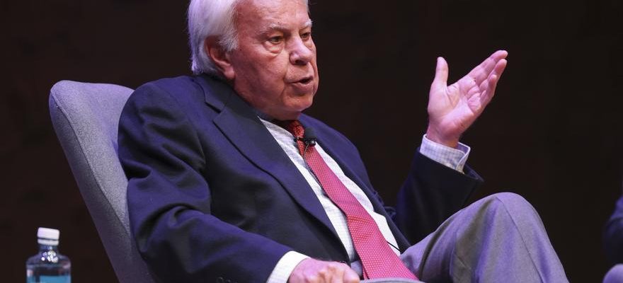 Felipe Gonzalez assure que la Constitution est attaquee de maniere