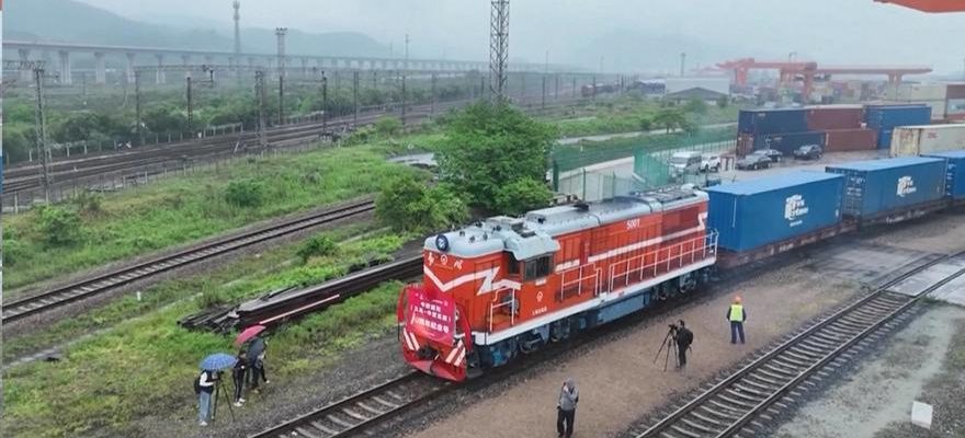 La route Yiwu Xinjiang Europe a traite 2408 trains de marchandises en