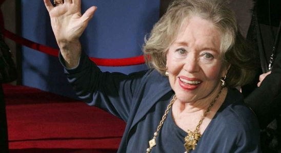 Lactrice Glynis Johns connue pour son role dans Mary Poppins