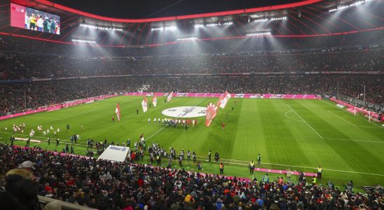Le Bayern Munich rend hommage au defunt Beckenbauer avec sa