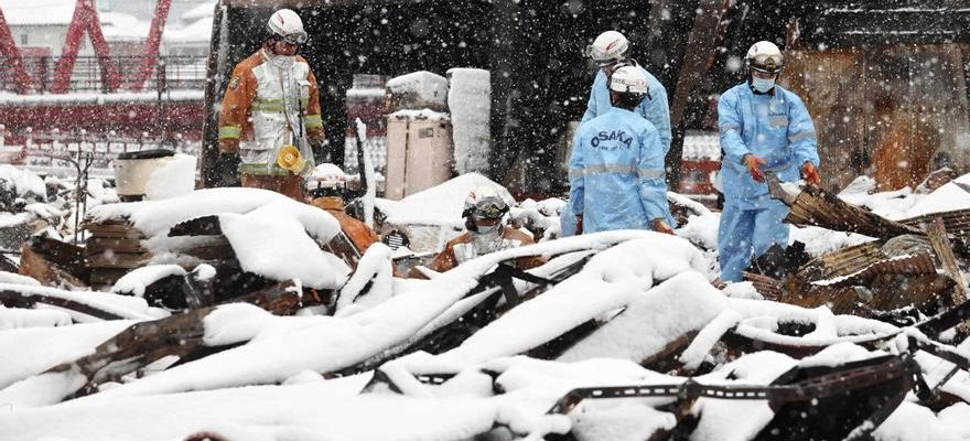 Le Japon actualise le bilan des victimes une semaine apres