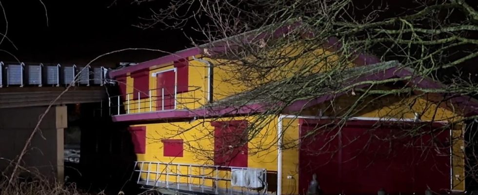 Le pont de Maastricht menace de seffondrer apres une collision