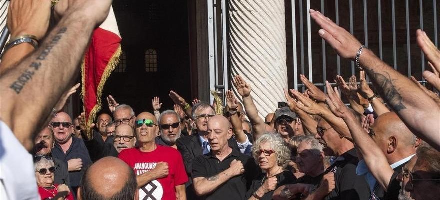 Le salut fasciste ne sera pas un crime en Italie
