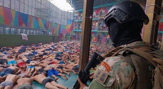 Les Forces armees equatoriennes reprennent le controle des prisons du
