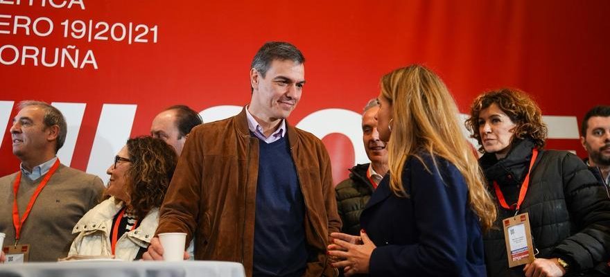 Sanchez arrive au Congres Politique du PSOE a La Corogne
