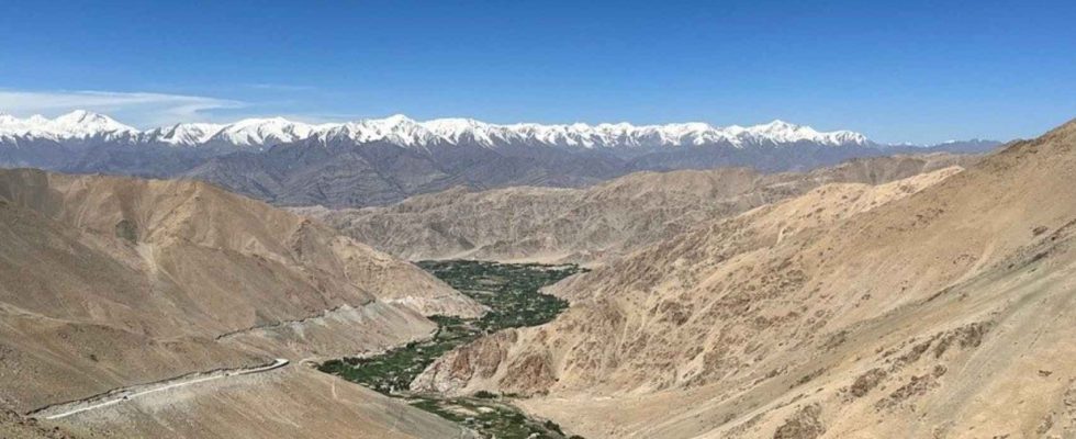 Un avion iranien secrase dans la region montagneuse du Badakhshan