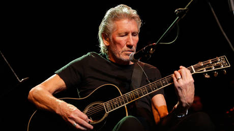 Une maison de disques laisse tomber Roger Waters suite a