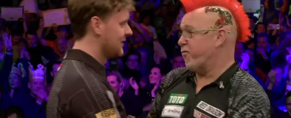 Van Barneveld dans le thriller passe Cross Van Veen et