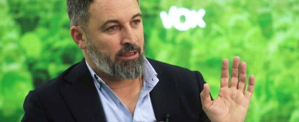 Vox assure que Revuelta utilise un email de parti sans