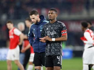 Ajax-coach Van 't Schip over switch naar 5-3-2-formatie: 'Voor herhaling vatbaar'